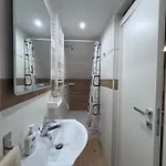 Little Apartamento *